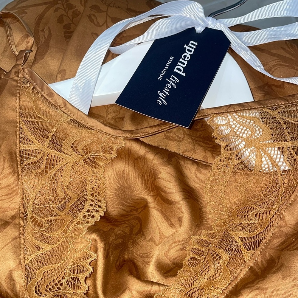 Copper-Goldtone nightgown. Vintage charm.